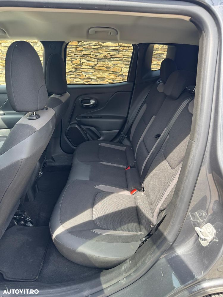 Jeep Renegade - 10