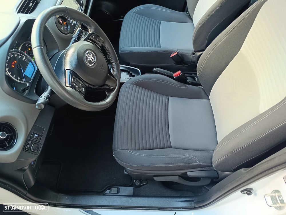 Toyota Yaris 1.5 HDF Comfort - 9