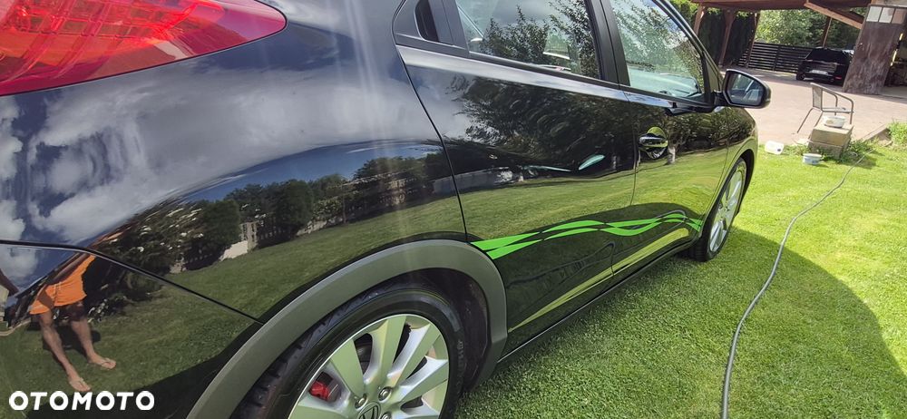 Honda Civic 1.8 i-VTEC Sport Black Edition - 12