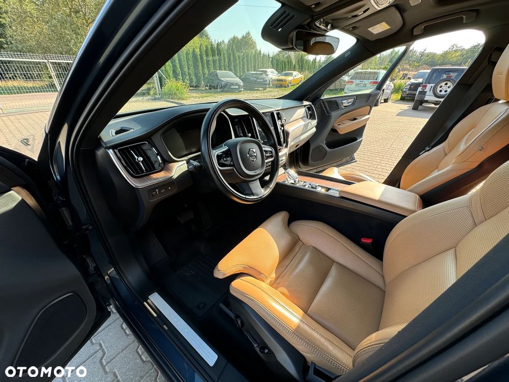 Volvo XC 60 T8 Plug-In Hybrid AWD Inscription - 19