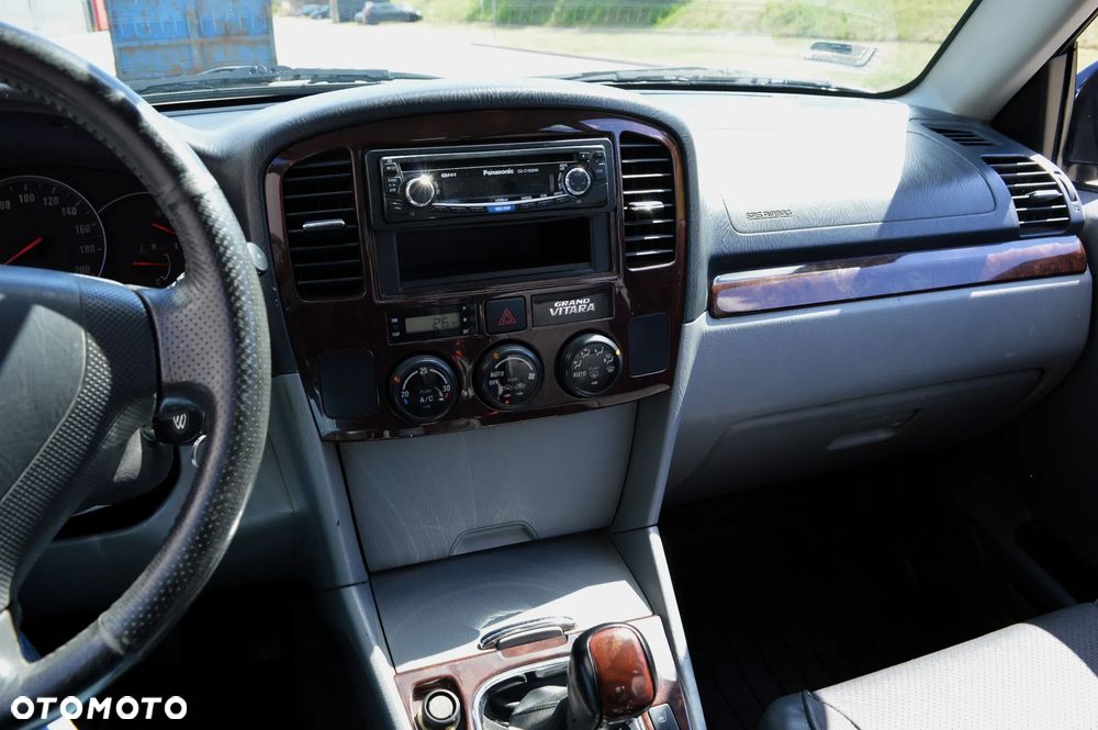Suzuki Grand Vitara 2.0 - 14