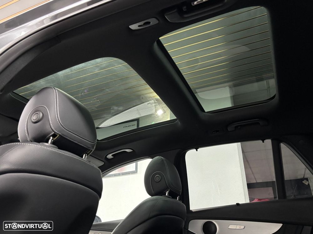 Mercedes-Benz GLC 300 e 4Matic 9G-TRONIC AMG Line - 29