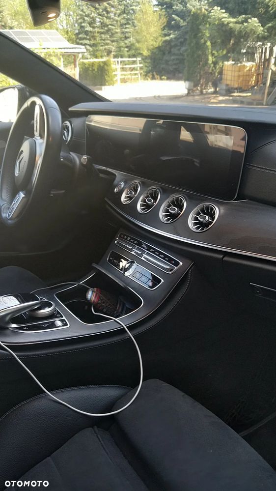 Mercedes-Benz Klasa E 300 9G-TRONIC - 9