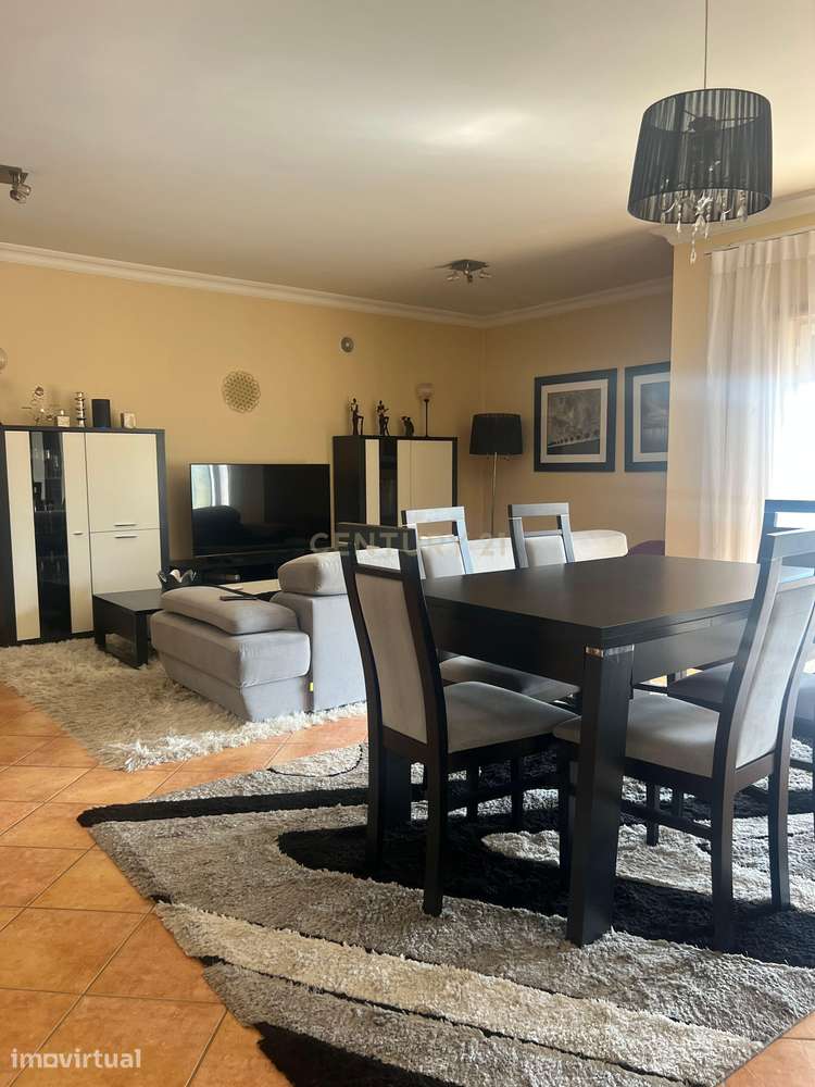 Apartamento T4+1 Único no Centro da Marinha Grande - Grande imagem: 2/60