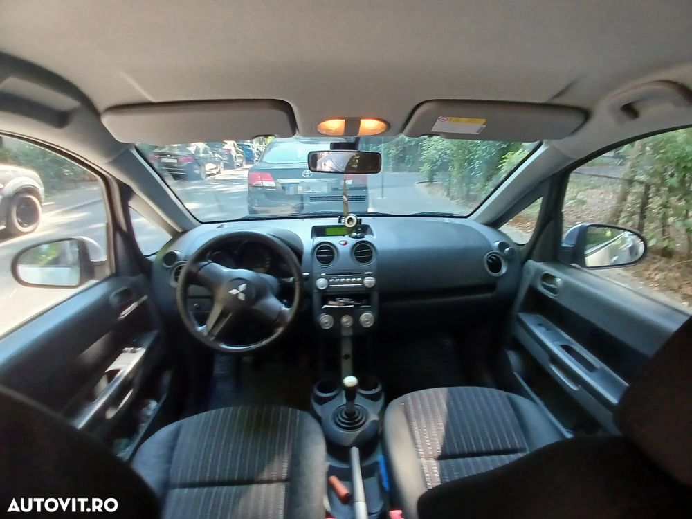 Mitsubishi Colt - 5