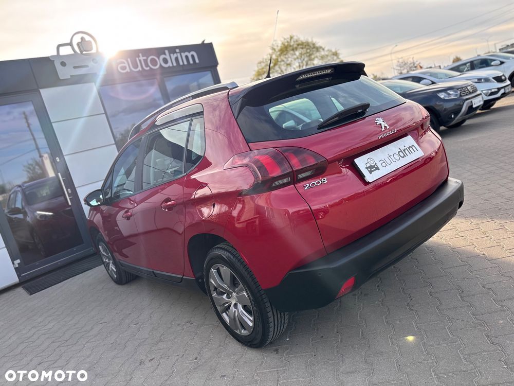 Peugeot 2008 1.2 Pure Tech Allure S&S - 11