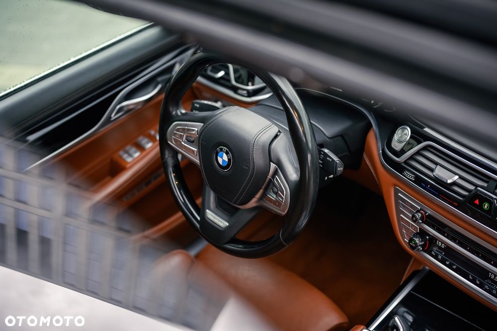 BMW Seria 7 750i - 19