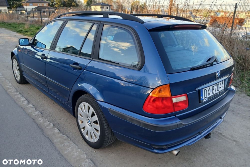 BMW Seria 3 318i - 4