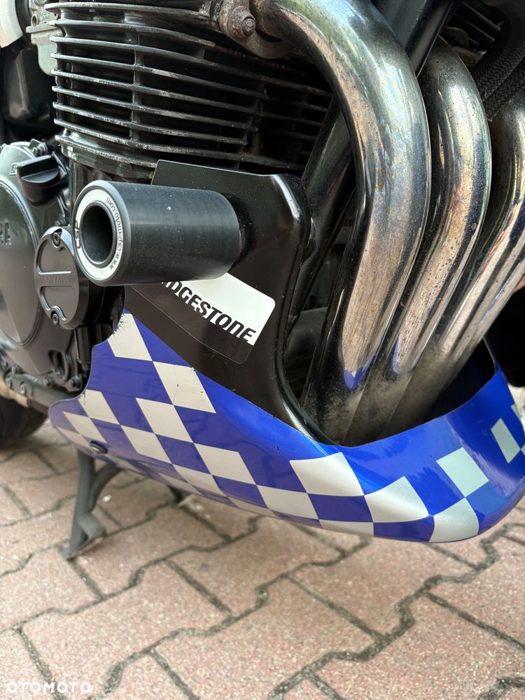 Yamaha XJR - 21