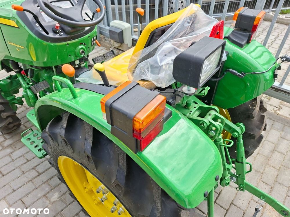 John Deere 3028 En 4X4 - 33