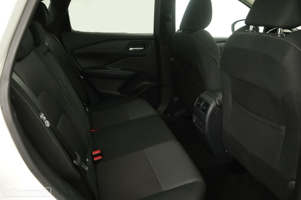 Nissan Qashqai 1.3 DIG-T N-Connecta - 22