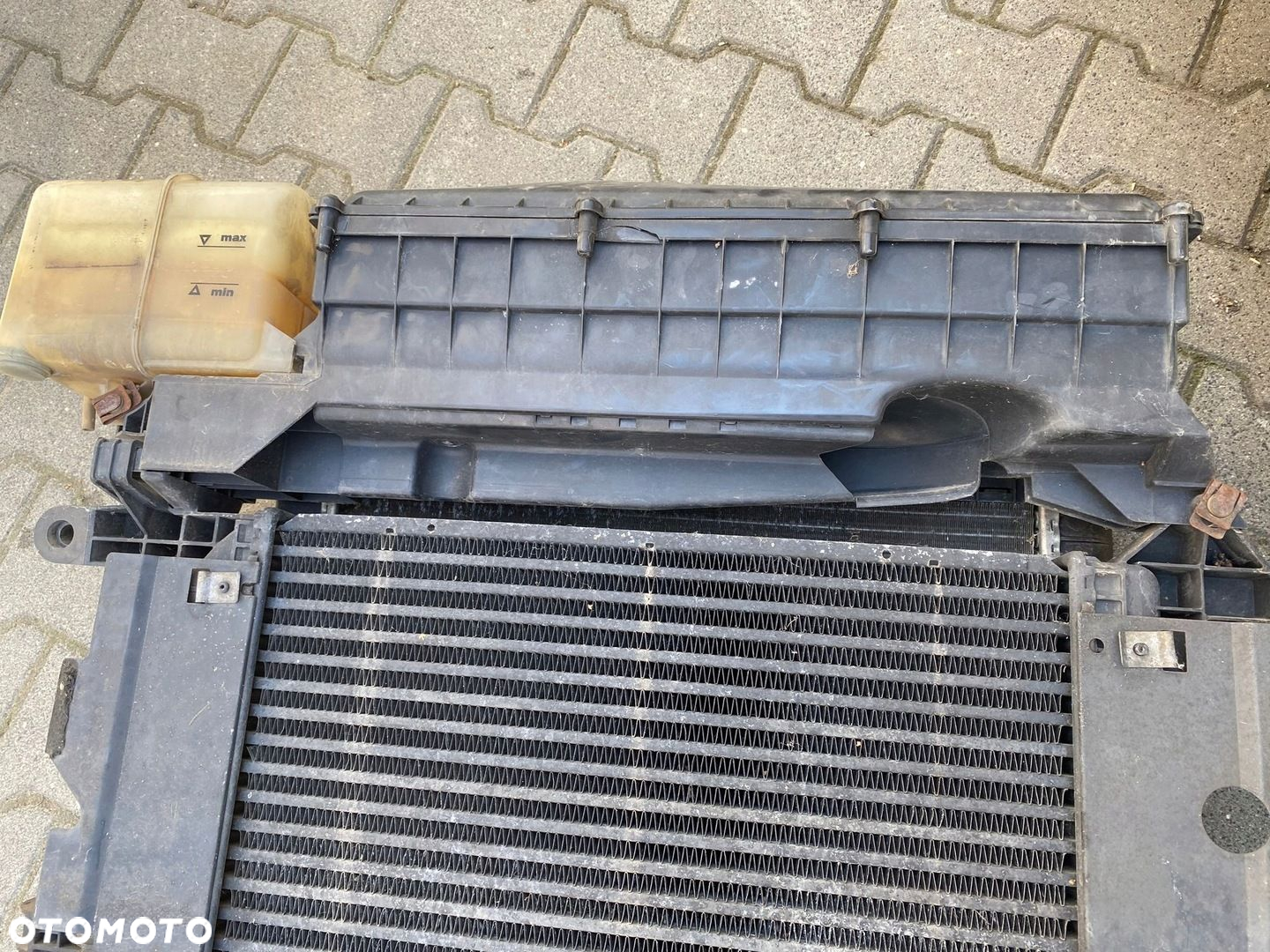MERCEDES VARIO CHŁODNICA KOMPLET CHŁODNIC A6685000300 - 9