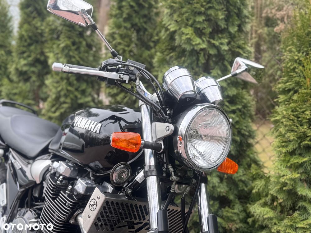 Yamaha XJR - 17