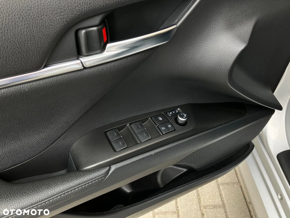 Toyota Camry 2.5 Hybrid Executive CVT - 35