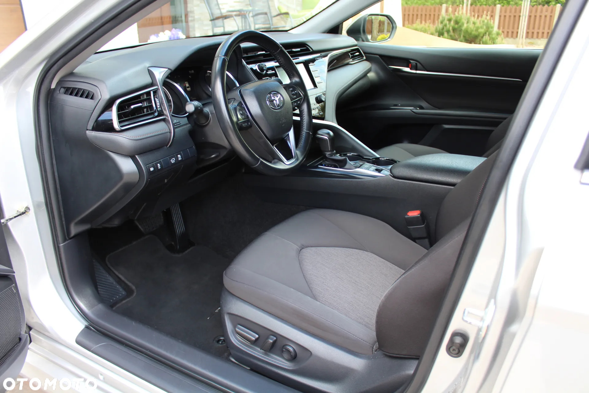 Toyota Camry 2.5 Hybrid Comfort CVT - 34