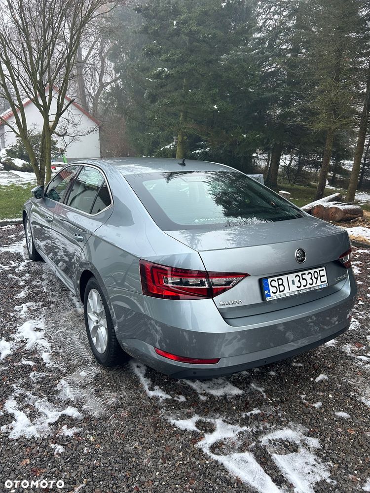 Skoda Superb 2.0 TDI Style DSG - 3
