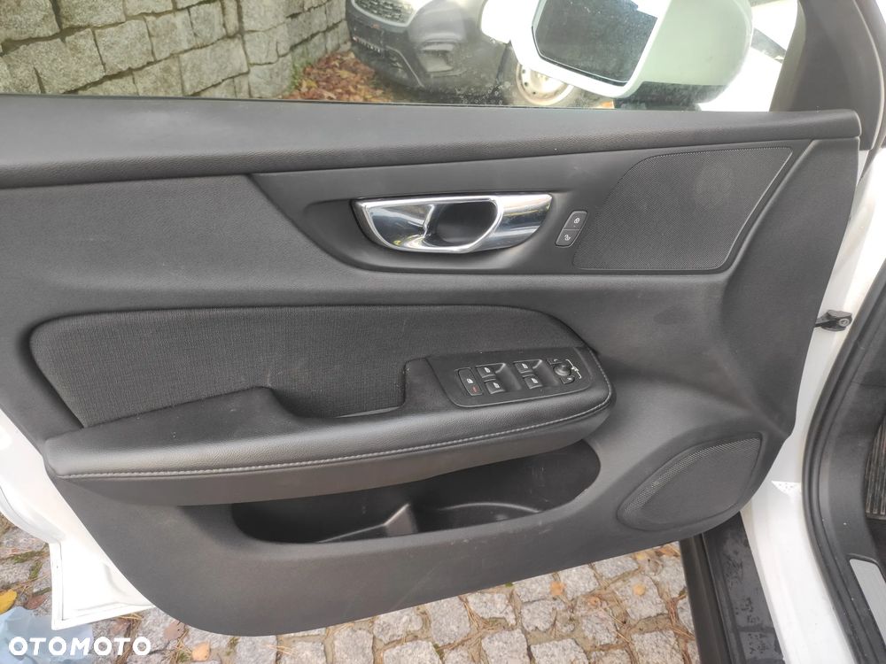 Volvo V60 D4 SCR AWD Momentum - 11