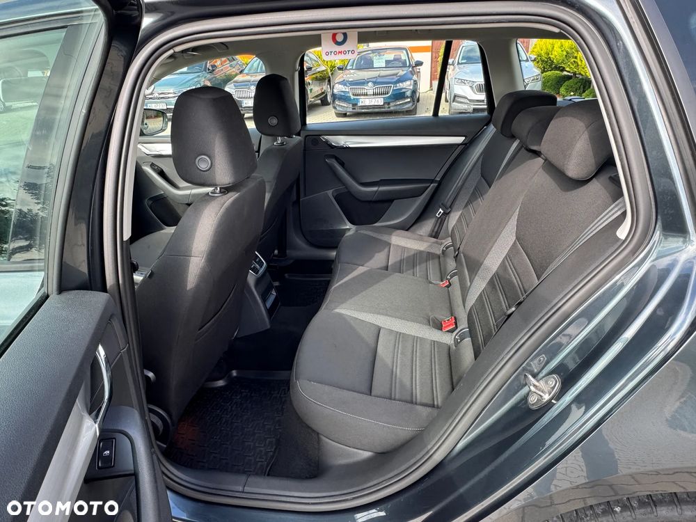 Skoda Octavia 2.0 TDI Ambition DSG - 28
