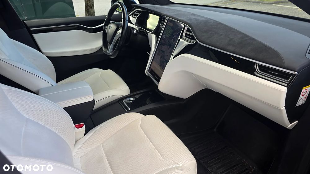 Tesla Model X Long Range Plus - 29