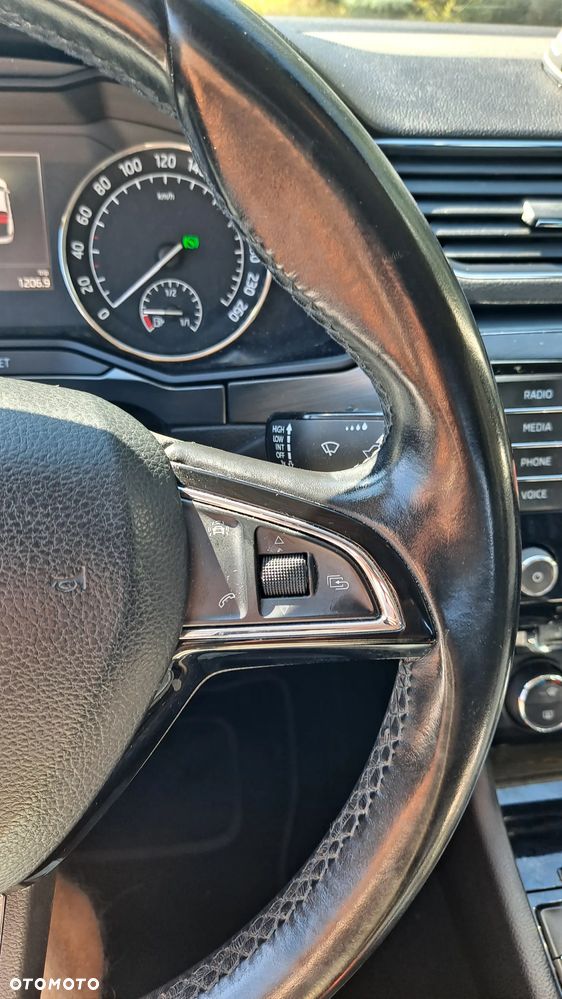 Skoda Superb 2.0 TDI Style DSG - 29