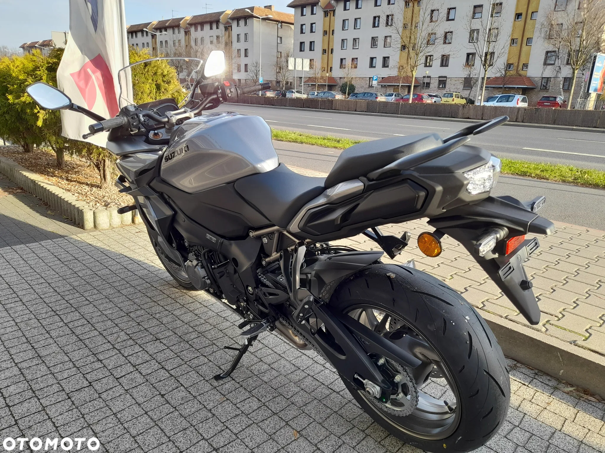 Suzuki GSX 1000 - 6