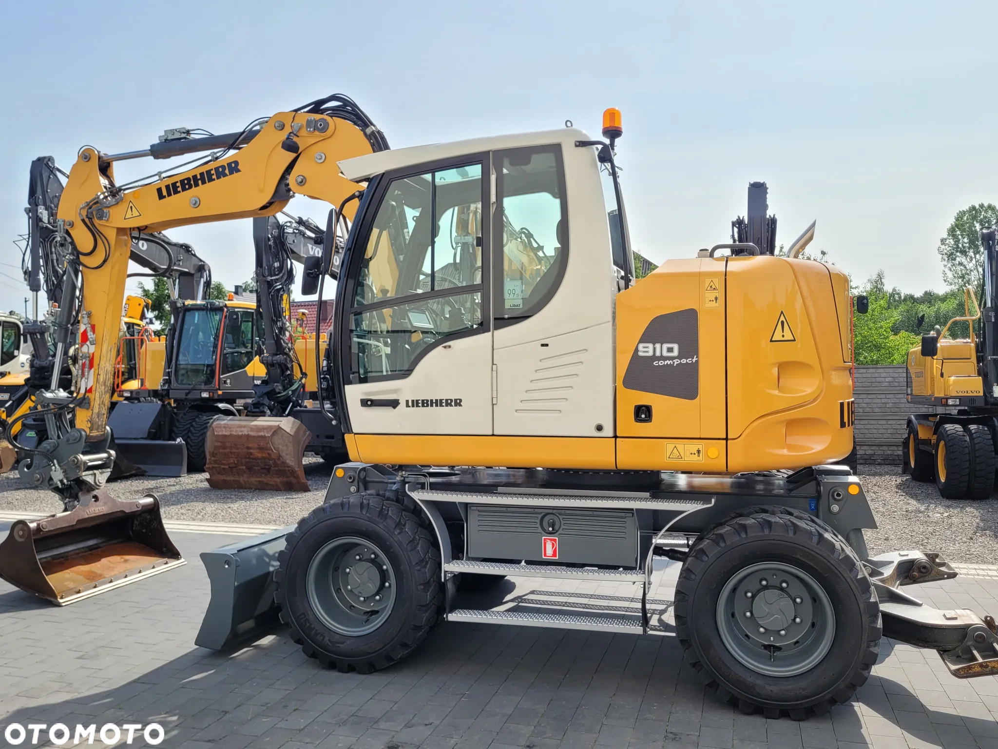 Liebherr A910 compact / 7800h / SUPER STAN / - 7