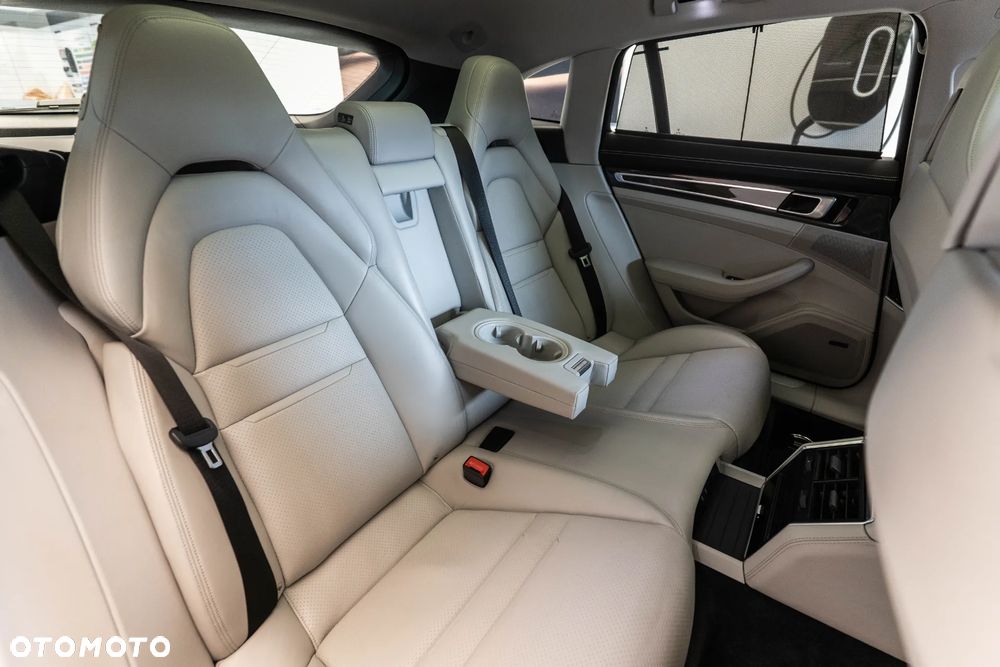 Porsche Panamera 4S - 14