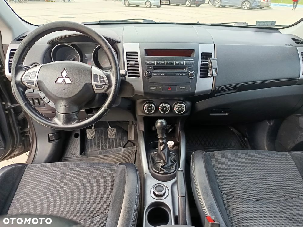 Mitsubishi Outlander 2.0 DID Invite SE - 17