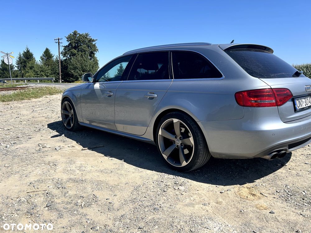Audi A4 Avant - 4
