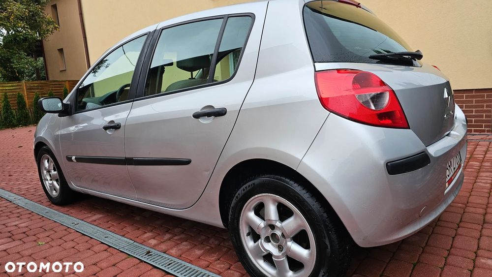 Renault Clio 1.6 Confort Privilege - 6