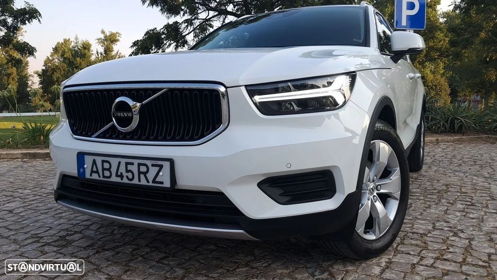 Volvo XC 40 2.0 D3 Momentum Plus