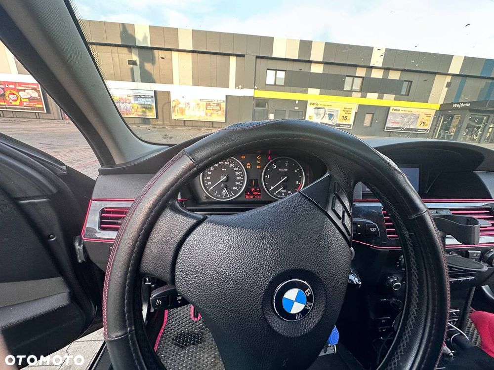 BMW Seria 5 525d - 11