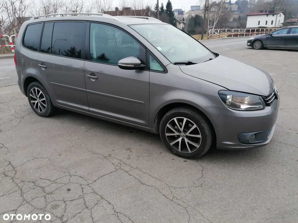 Volkswagen Touran - 4