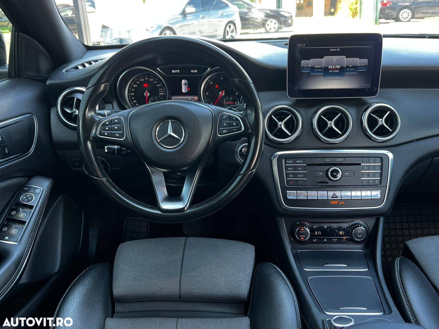 Mercedes-Benz GLA 200 d 4MATIC Aut. - 9