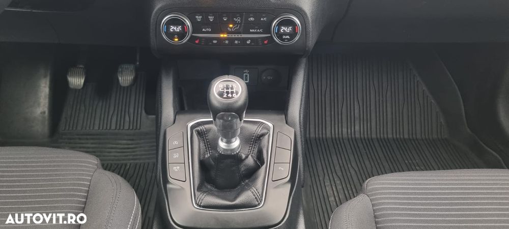 Ford Focus 2.0 EcoBlue Titanium - 11