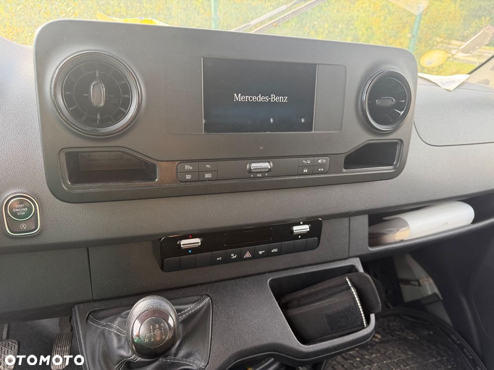 Mercedes-Benz Sprinter - 15