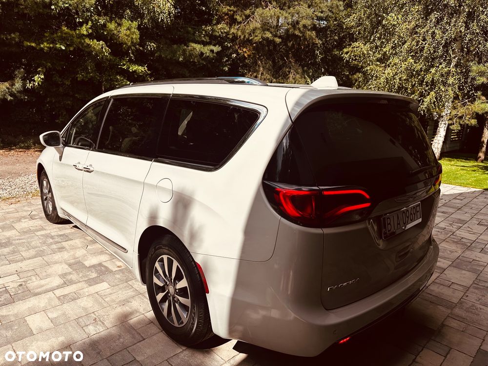 Chrysler Pacifica - 6