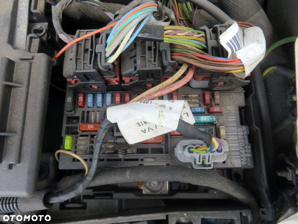 SKRZYNKA BEZPIECZNIKÓW C5 III X7 2.0 HDI 9664705980 CITROEN 2008-2017 - 1