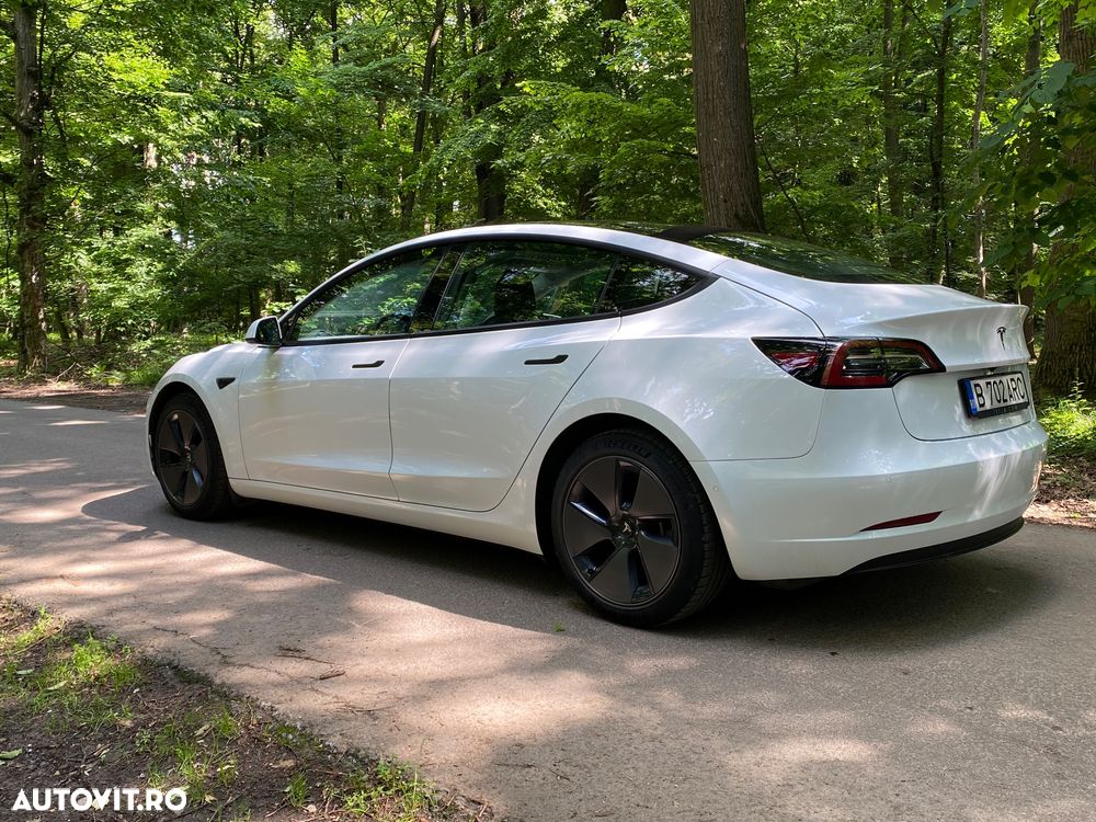 Tesla Model 3 - 7