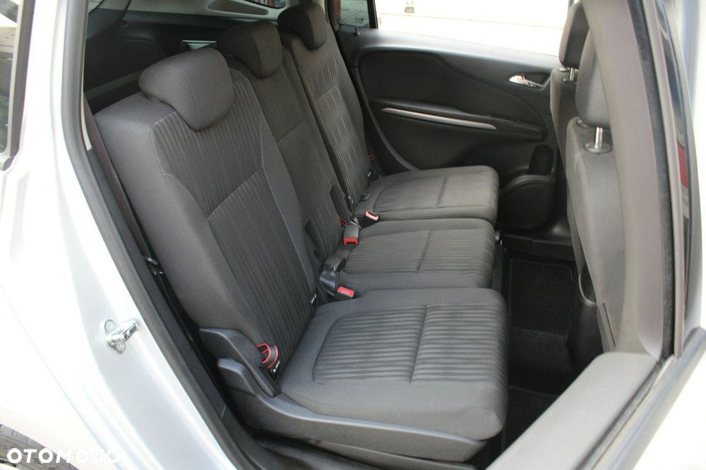 Opel Zafira - 12