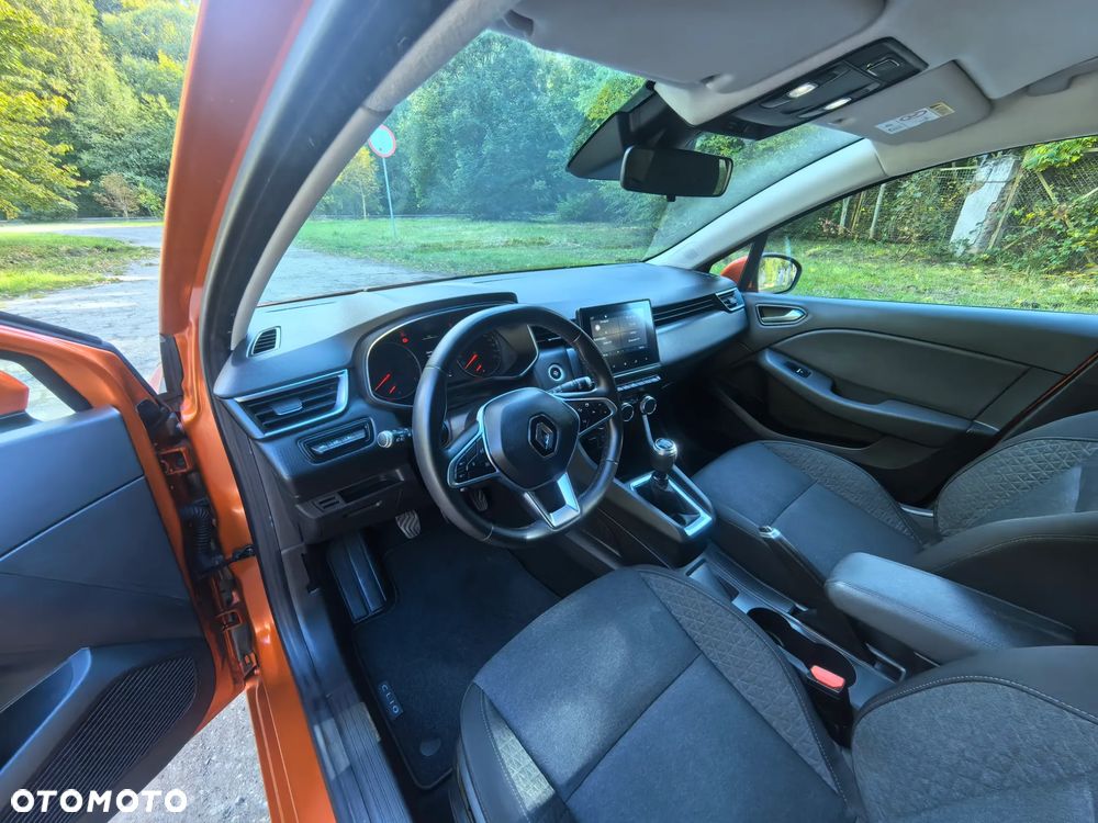Renault Clio - 25