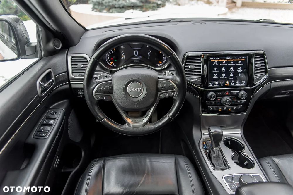 Jeep Grand Cherokee - 23