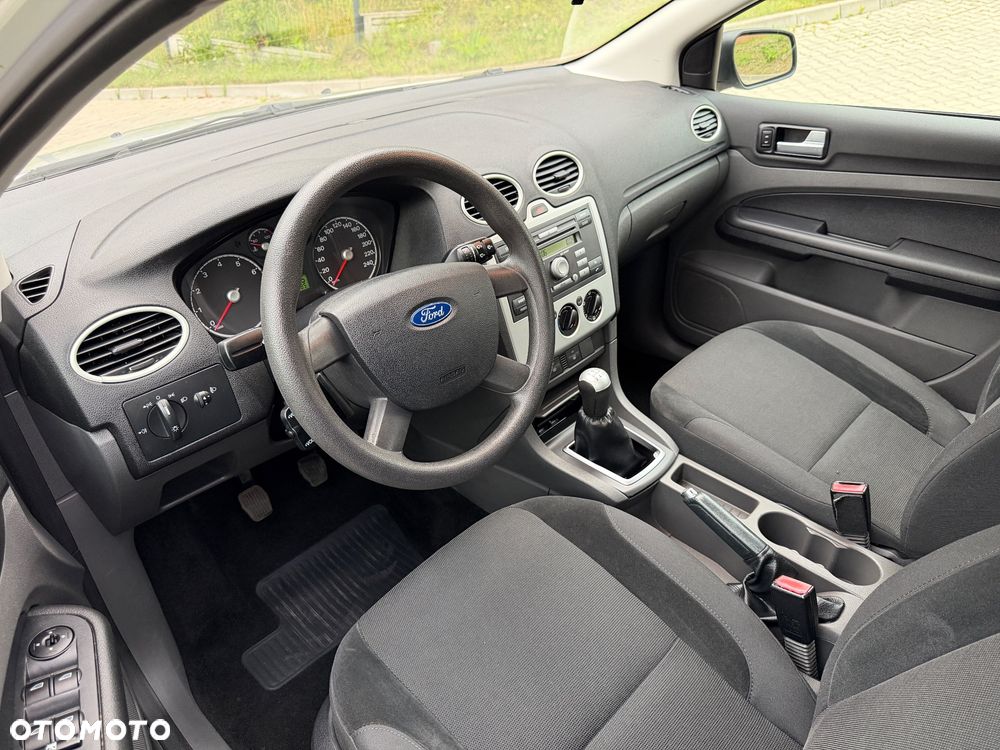 Ford Focus 1.6 16V Ambiente - 10