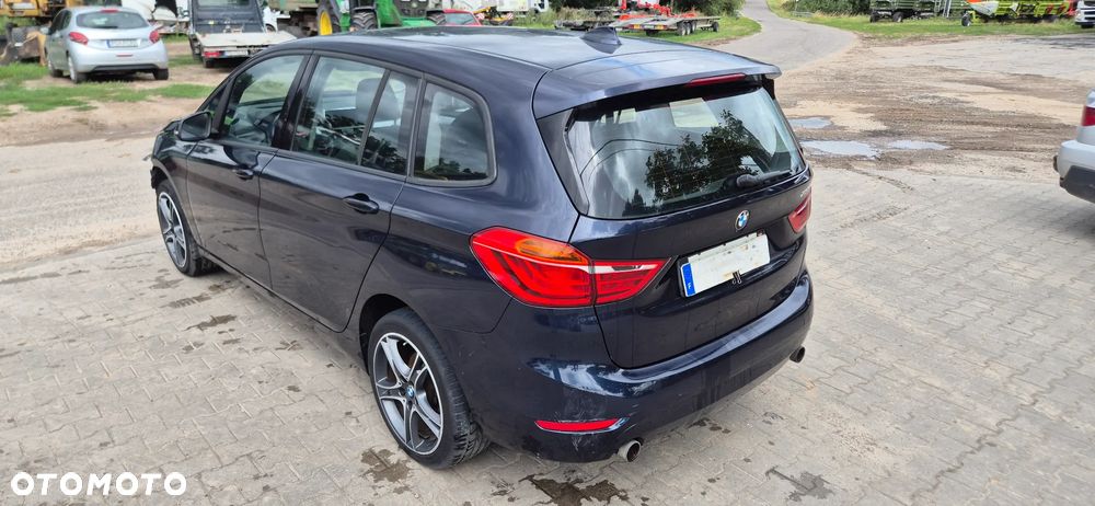 BMW Seria 2 220i Advantage - 11