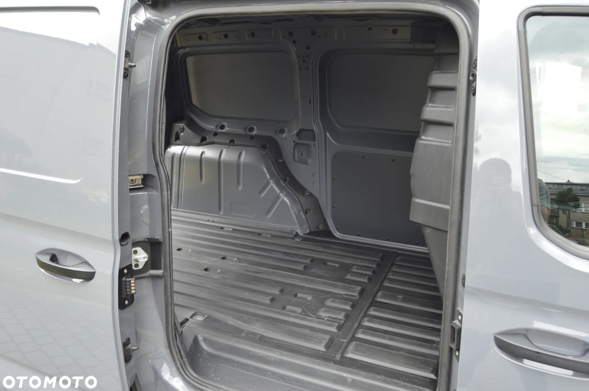 Volkswagen Caddy MAXI - 9