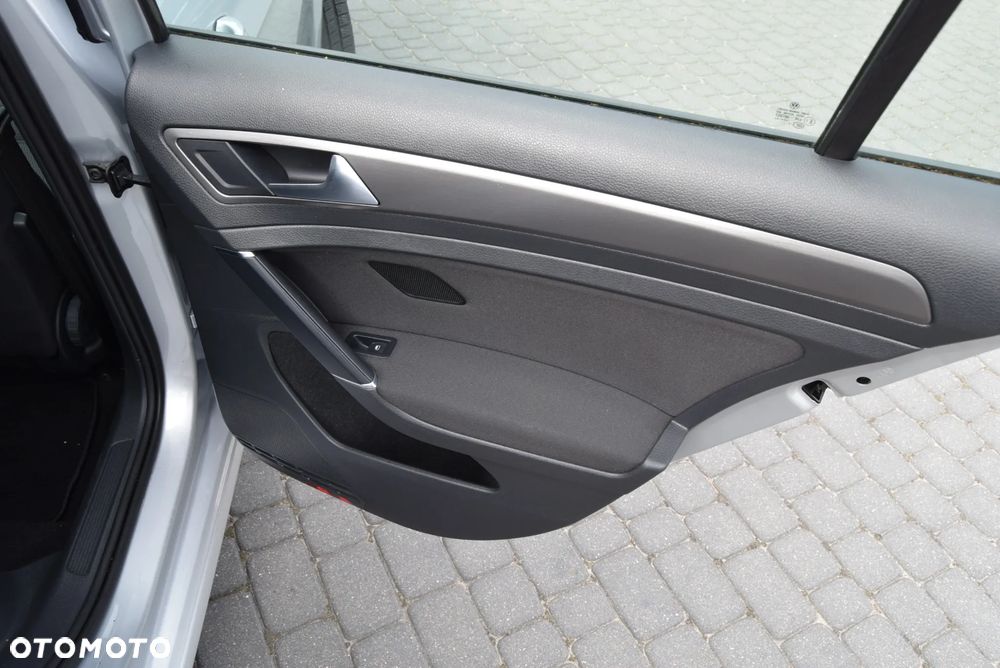 Volkswagen Golf 1.2 TSI BlueMotion Technology Comfortline - 16