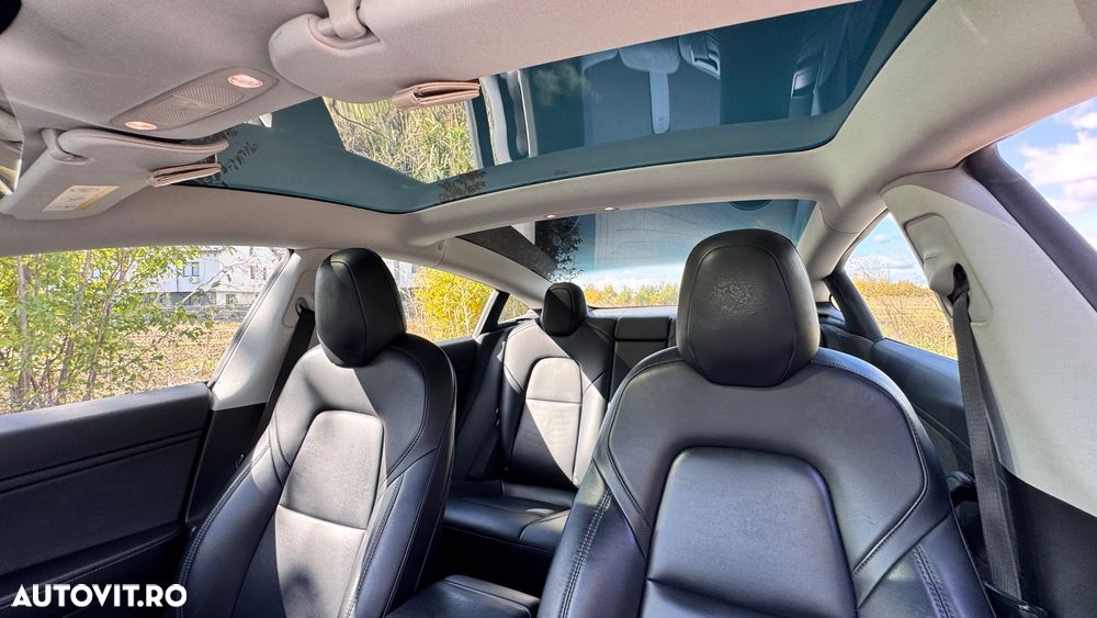 Tesla Model 3 - 10