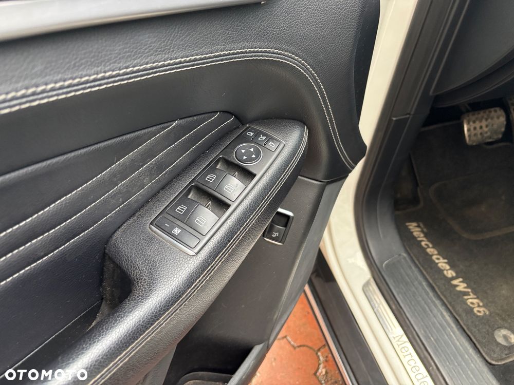 Mercedes-Benz ML 350 BlueTEC 4MATIC 7G-TRONIC Edition 1 - 15