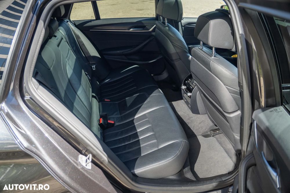 BMW Seria 5 520d AT MHEV - 29