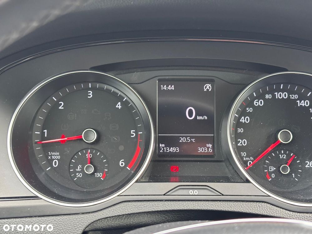 Volkswagen Passat 1.6 TDI BMT Comfortline - 12